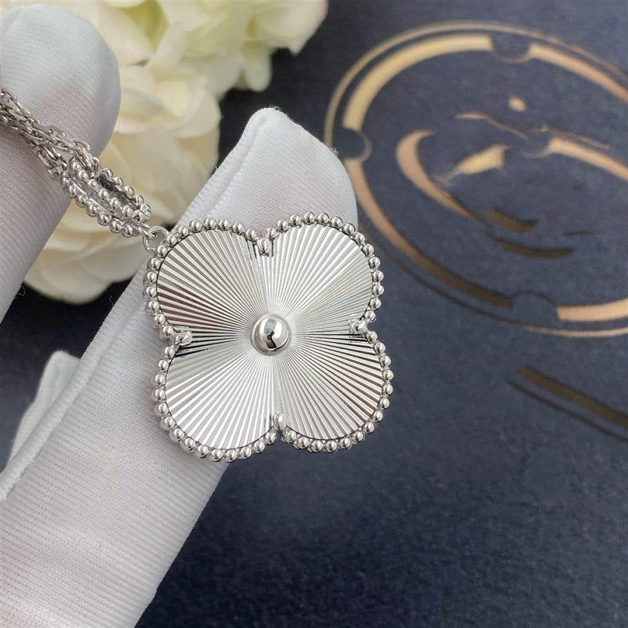 [OAK JURI]CLOVER 25MM SILVER BIG CLOVER NECKLACE