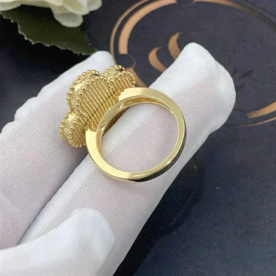 [OAK JURI]CLOVER WHITE MOP RING
