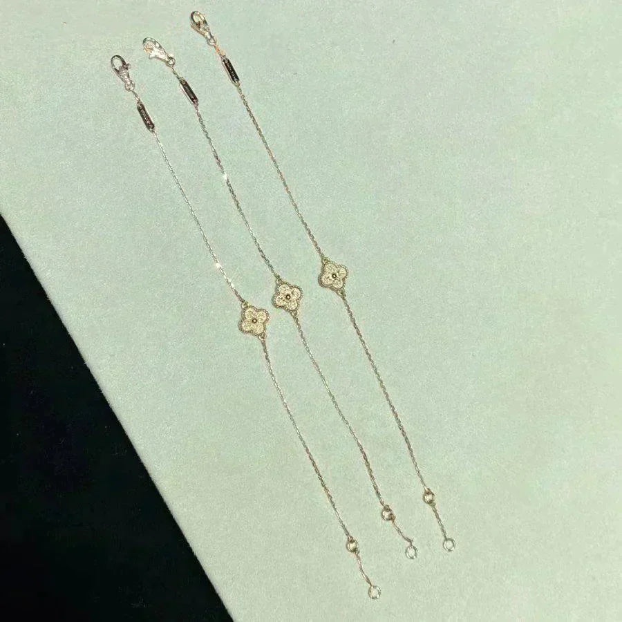 [OAK JURI]CLOVER SINGLE FLOWER BRACELET
