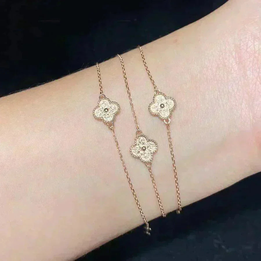 [OAK JURI]CLOVER SINGLE FLOWER BRACELET