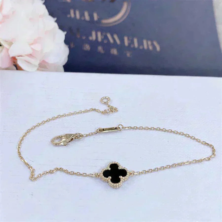 [OAK JURI]CLOVER ONYX SINGLE FLOWER BRACELET