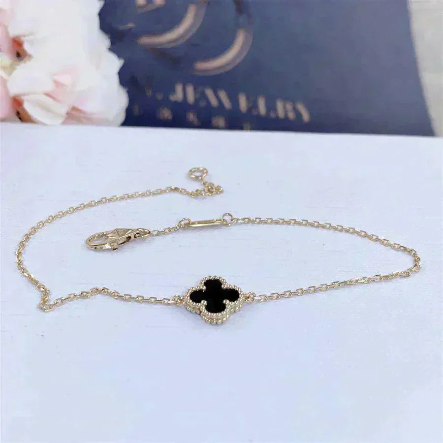 [OAK JURI]CLOVER ONYX SINGLE FLOWER BRACELET