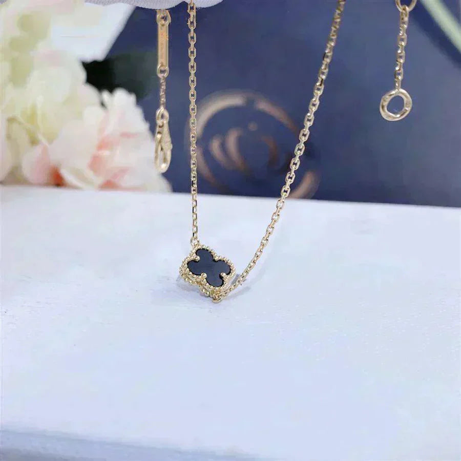 [OAK JURI]CLOVER ONYX SINGLE FLOWER BRACELET