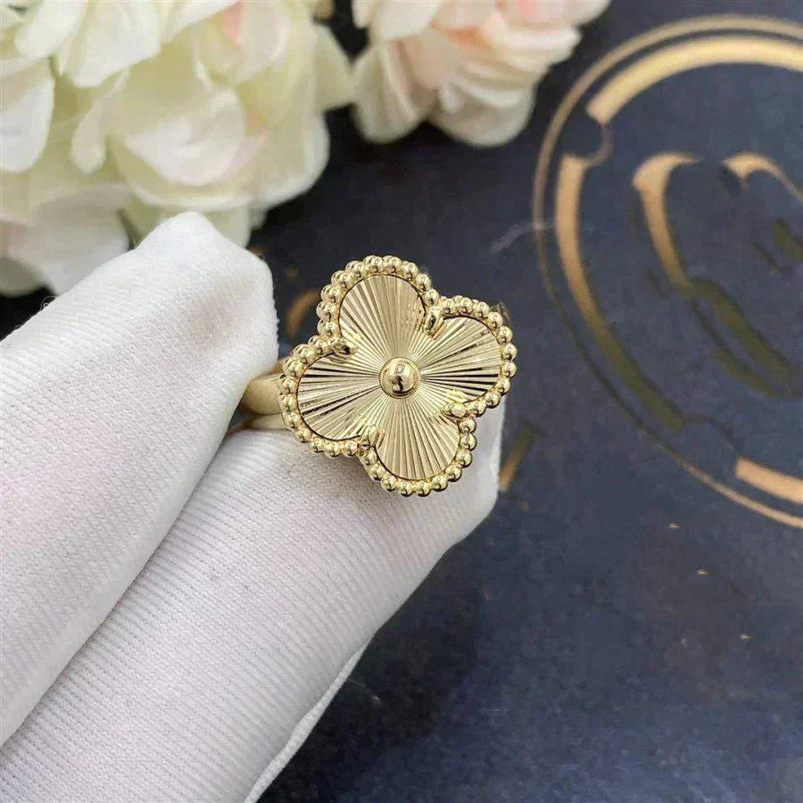[OAK JURI]CLOVER GOLD RING