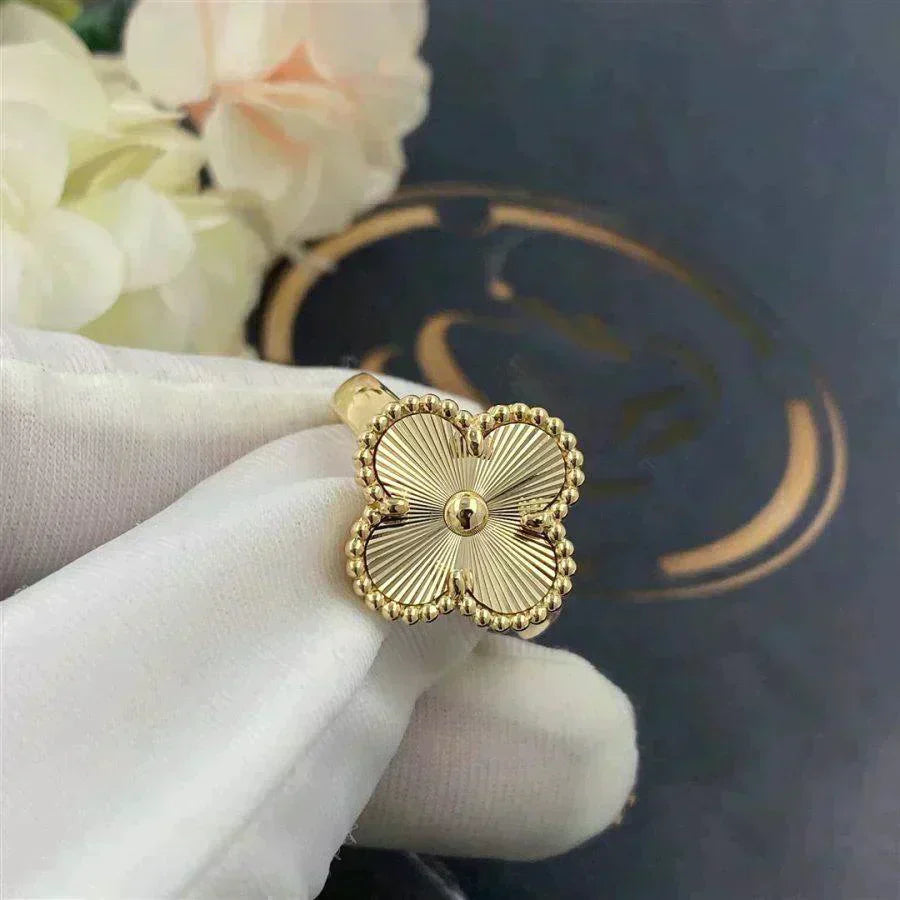 [OAK JURI]CLOVER GOLD RING