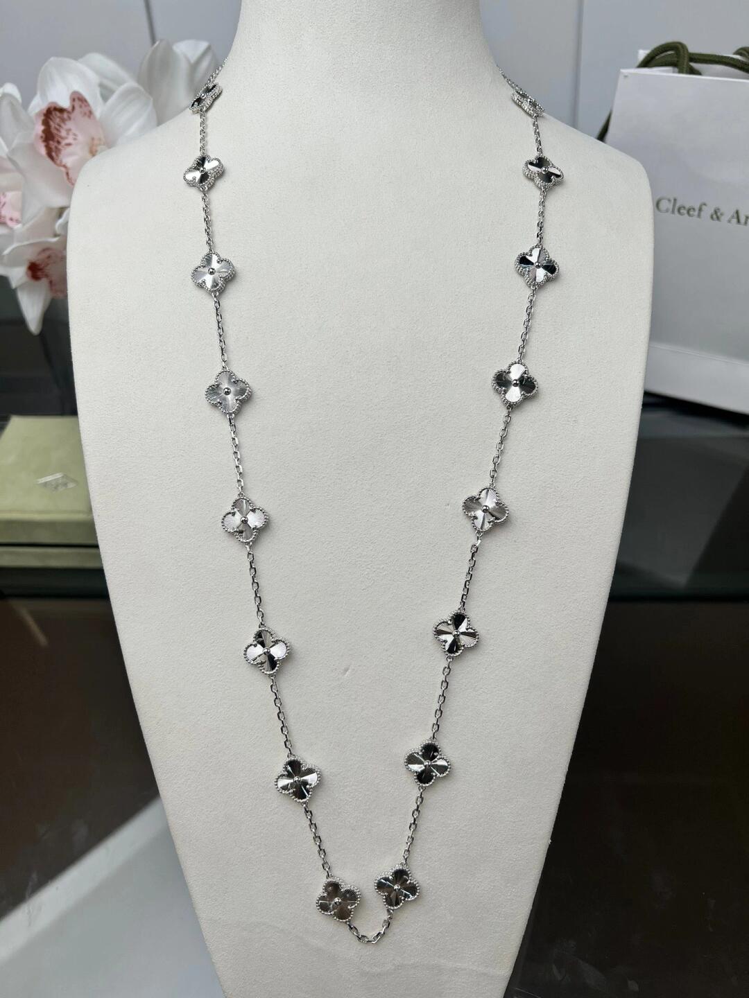 [OAK JURI]CLOVER 20 MOTIFS  LASER SILVER