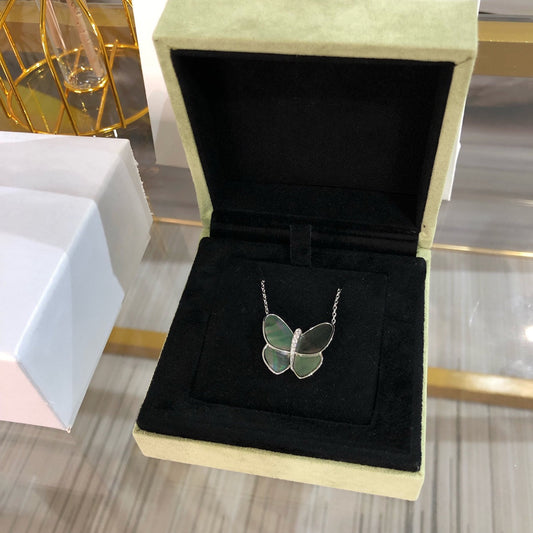 [OAK JURI]LARGE BUTTERFLY SILVER PENDANT DIAMOND NECKLACE