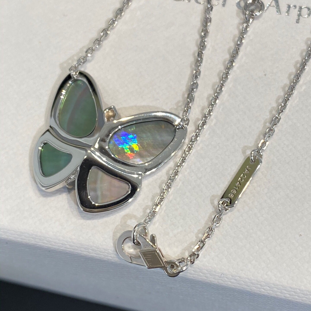 [OAK JURI]LARGE BUTTERFLY SILVER PENDANT DIAMOND NECKLACE