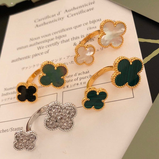 [OAK JURI]CLOVER BETWEEN THE FINGER RING