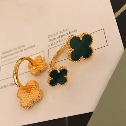 [OAK JURI]CLOVER BETWEEN THE FINGER RING