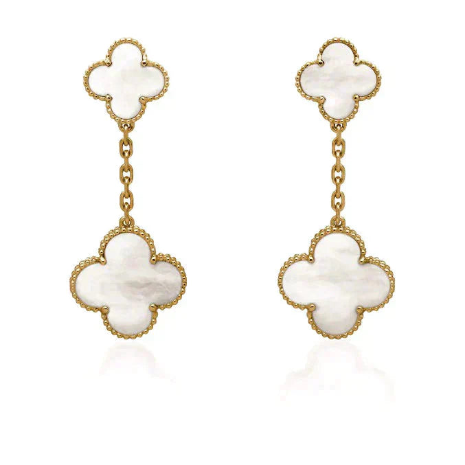 [OAK JURI]CLOVER 2 MOTIF WHITE MOP EARRINGS