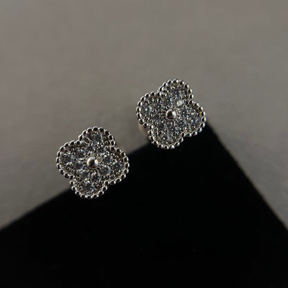 [OAK JURI]CLOVER MINI DIAMOND STUD EARRINGS