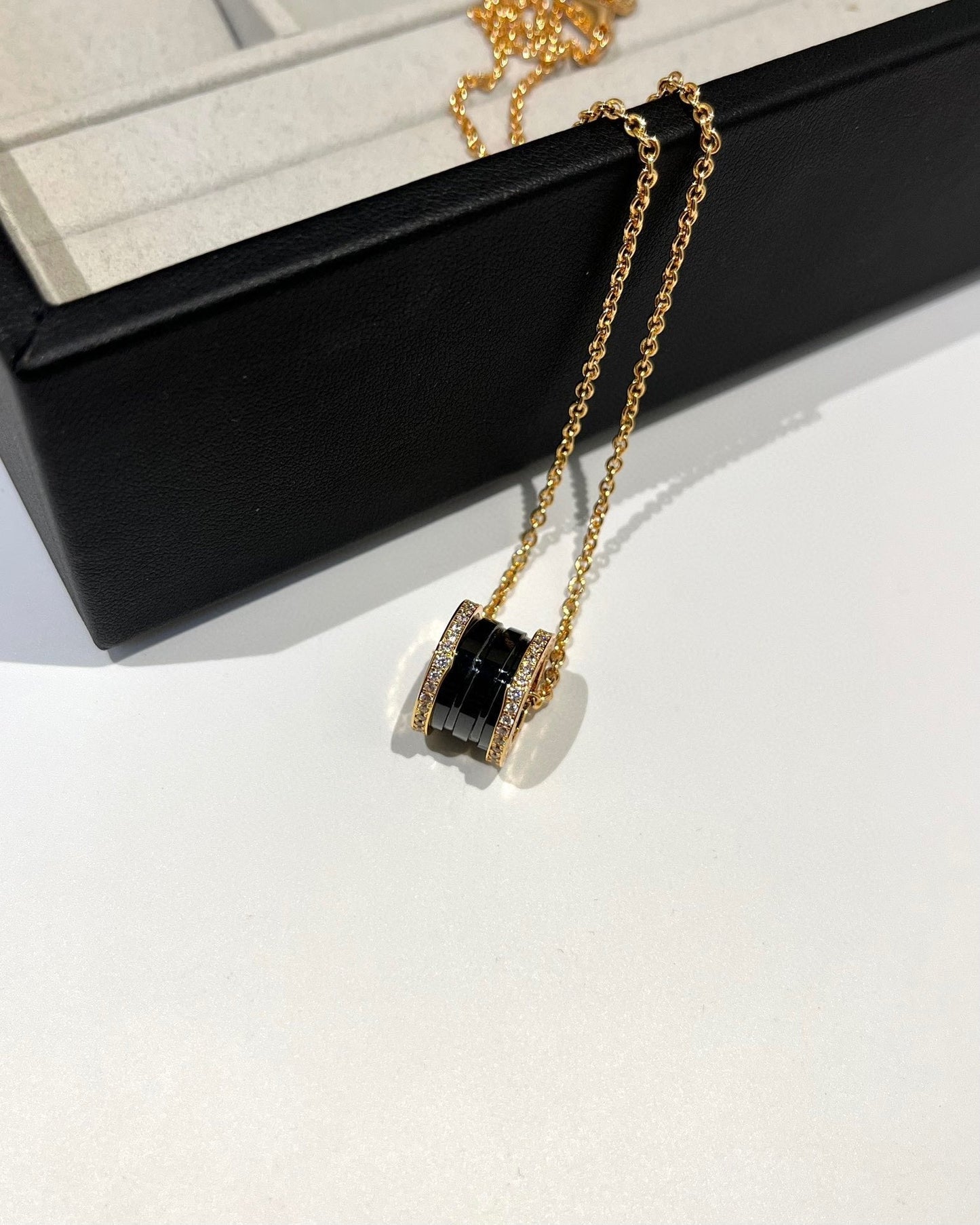 [OAK JURI]ZERO 1 BLACK CERAMIC DIAMOND PINK GOLD NECKLACE