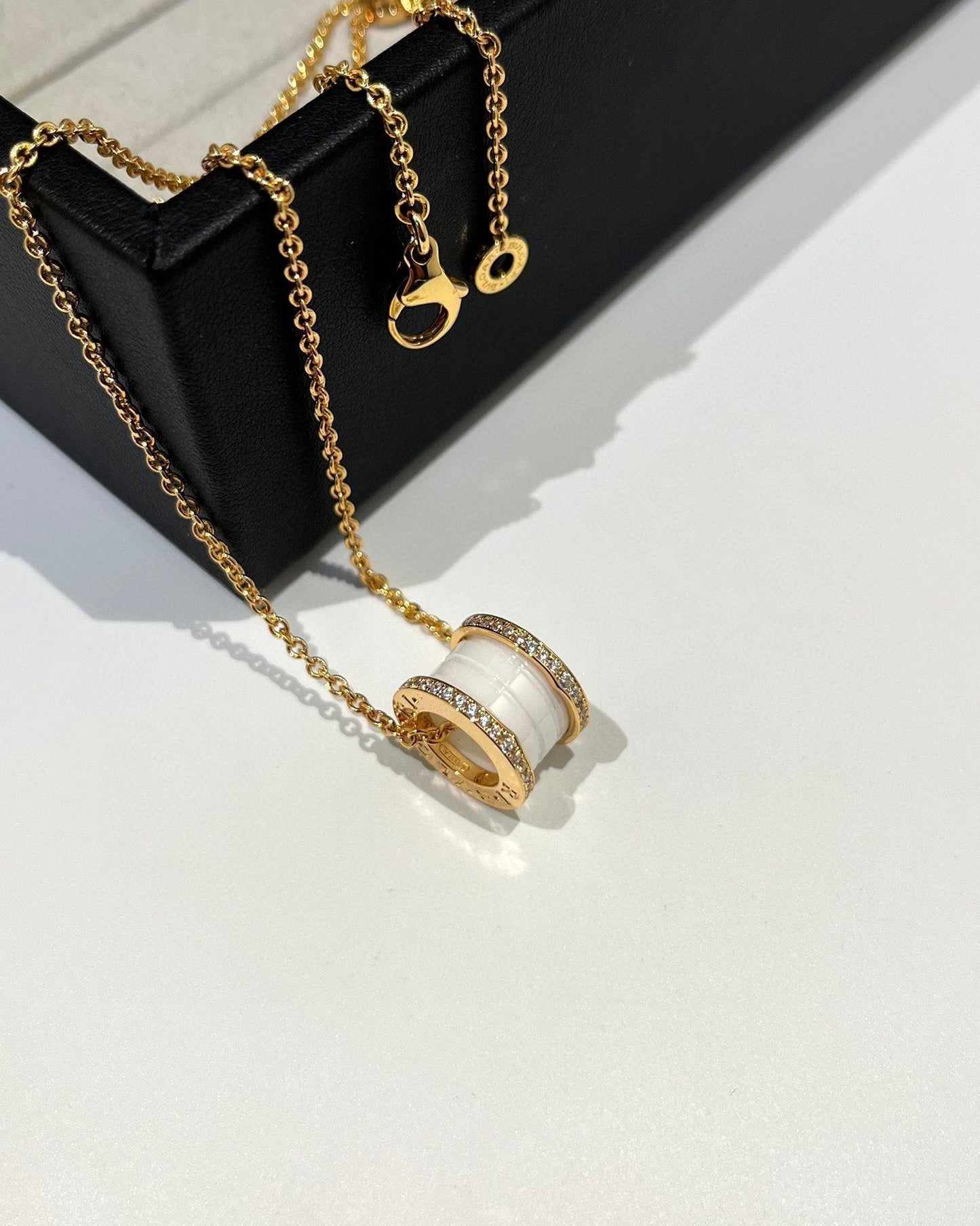 [OAK JURI]ZERO 1 WHITE CERAMIC DIAMOND PINK GOLD NECKLACE